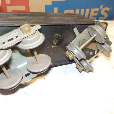 More Lionel accessories trains. (4)