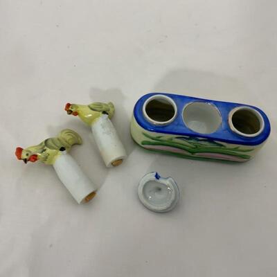 .124. Antique | Chicken Nodder Salt & Pepper Set