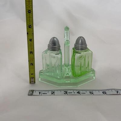 .127. Antique | Green Depression Glass | Triangle | Art Deco