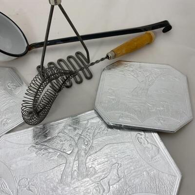 .160. Vintage | Kitchen Tools | Trivets
