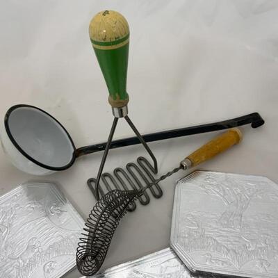 .160. Vintage | Kitchen Tools | Trivets