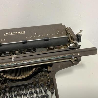 .164. Vintage | Underwood Wide Carriage Typewriter 