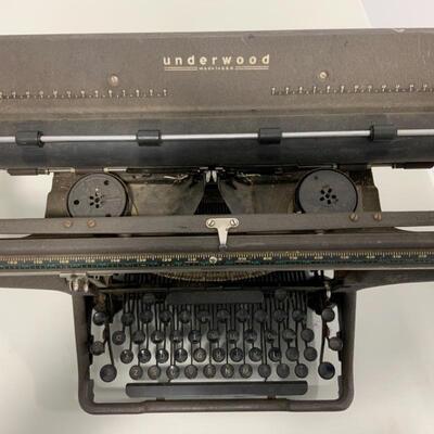 .164. Vintage | Underwood Wide Carriage Typewriter 