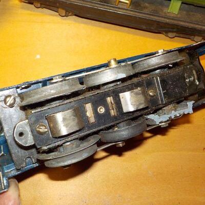 More Lionel accessories trains. (4).