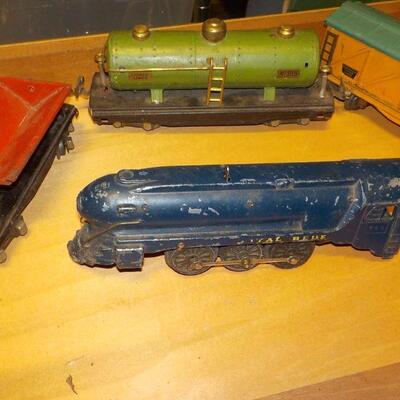 More Lionel accessories trains. (4).