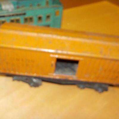 More Lionel accessories trains. (3).