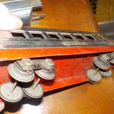 More Lionel accessories trains. (3).