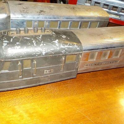 More Lionel accessories trains. (4)