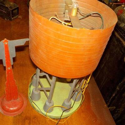 Wicked  COOL Lionel Pre-War model train accessories."