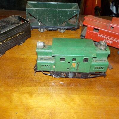 4- " O" Gauge Lionel Model Train Cars".