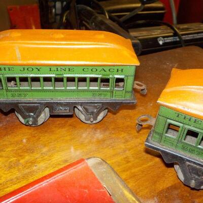 6- Model Train Cars pre-war Hafner Model Trains".