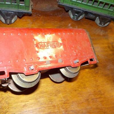 6- Model Train Cars pre-war Hafner Model Trains".