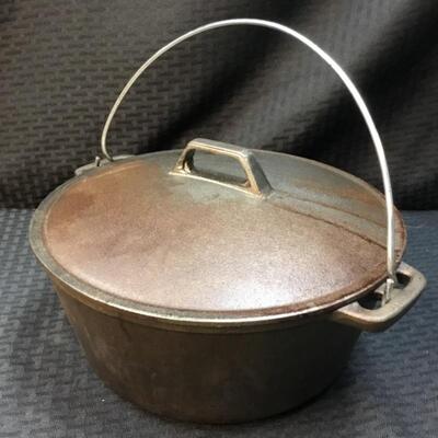 10â€œ Cast Iron Dutch Oven #1