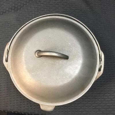 10â€œ Cast Iron Dutch Oven #2