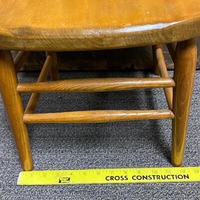 Small Wood Child's Chair YD#012-1120-00018