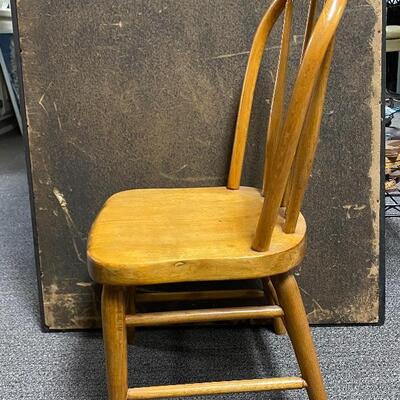 Small Wood Child's Chair YD#012-1120-00018