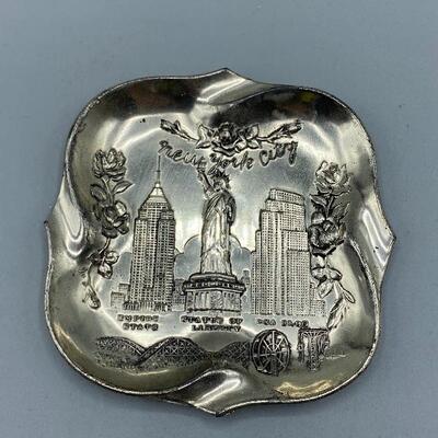 Vintage Pot Metal New York City Trinket Souvenir Dish
