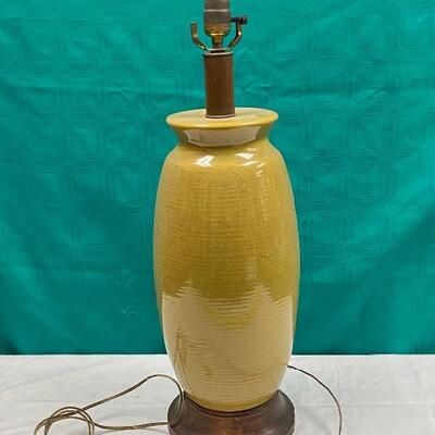Vintage Mid Century Mustard Yellow Speckle Pottery Lamp *Damaged*
