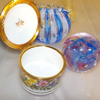 5  Stunning collector peces/ Murano, brass budda, paper weight, anne hathaway,