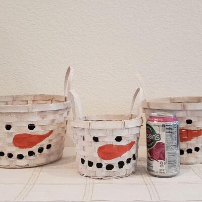 Lot 384: (3) Hallmark Nesting Snowman Baskets | EstateSales.org