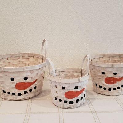 Lot 384: (3) Hallmark Nesting Snowman Baskets | EstateSales.org