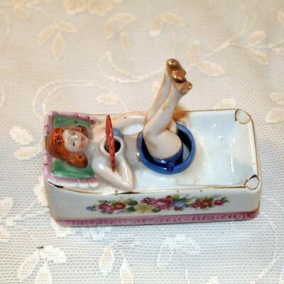 Fun Naughty Lady Japanese import ceramic, fan and legs move (#60)