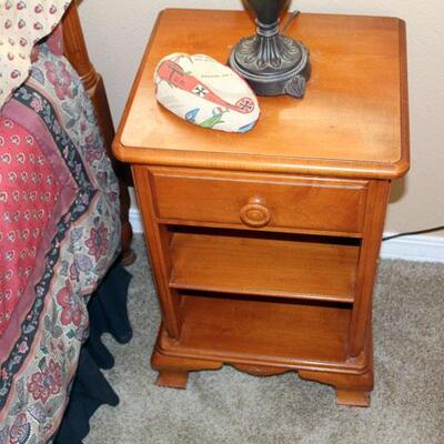 Maple bedroom set, double bed, dresser, 2 nightstands (#109)