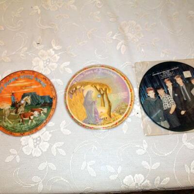 Three pictorial 45 rpm records (#270)