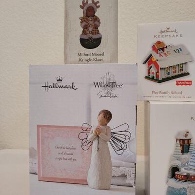 Lot 7: Assorted Hallmark Christmas Ornaments 