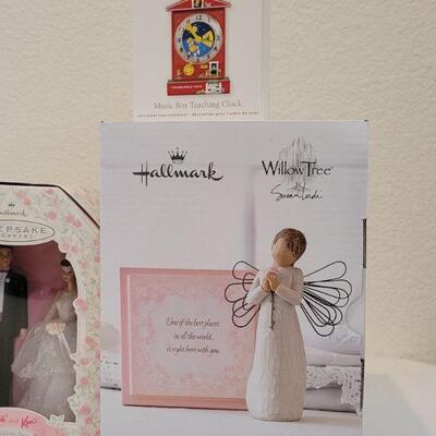 Lot 14: Assorted Hallmark Christmas Ornaments 