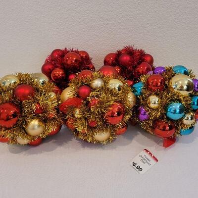 Lot 18: Large Tinsel Christmas Ball Ornaments Deco