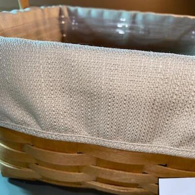 Lot 3-longaberger Pie Basket