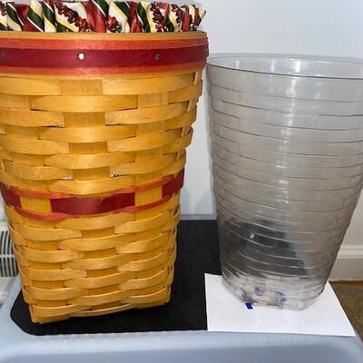 Lot 15 - Longaberger Snap Dragon Basket