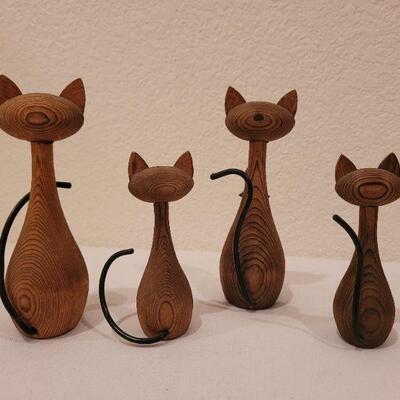 Lot 3: (4) Vintage Mid Century Wood Cat Family 