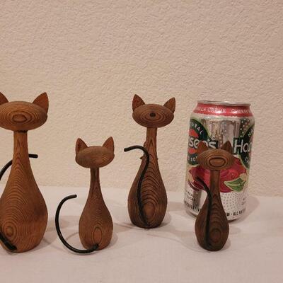 Lot 3: (4) Vintage Mid Century Wood Cat Family 