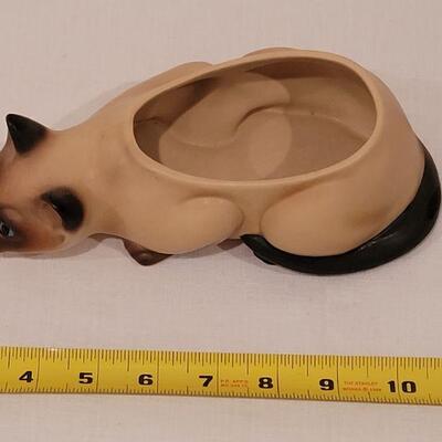 Lot 4: Vintage NapcoWare Siamese Cat Planter