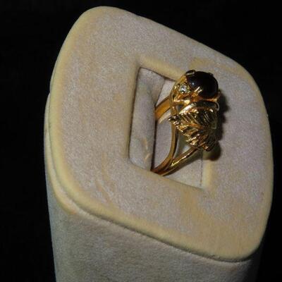Amber leaf ring