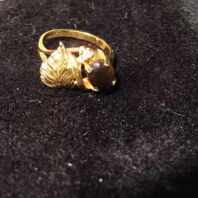 Amber leaf ring