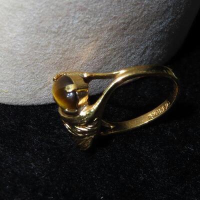 Amber leaf ring