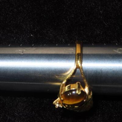 Amber leaf ring