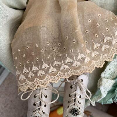 17" French Poupee