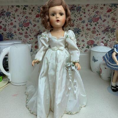 18" USA
Madame Alexander