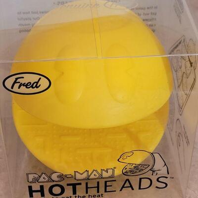 Lot 3: New FRED Pac-Man Hothands a d Alligator Salad Snapper
