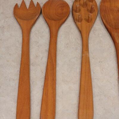 Lot 6: Wood Rolling Pin and Kitchen Utensils 