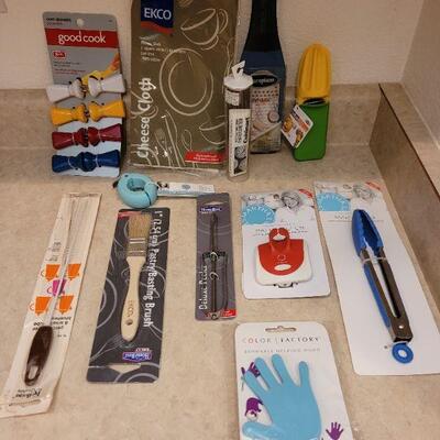 Lot 15: All NEW Kitchen Utensils and Accessories Lot