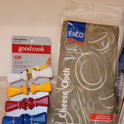 Lot 15: All NEW Kitchen Utensils and Accessories Lot
