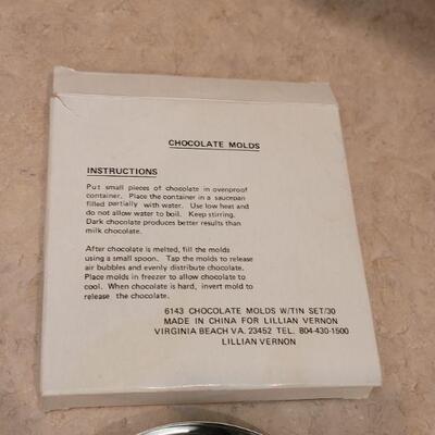 Lot 16: NEW Chocolate Molds Lot 