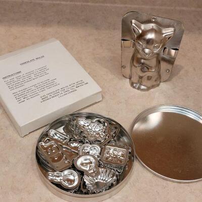Lot 16: NEW Chocolate Molds Lot 