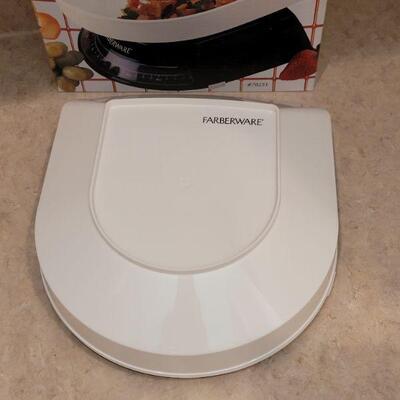 Lot 19: NEW Faberware Kitchen Scale