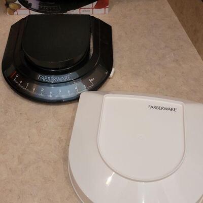Lot 19: NEW Faberware Kitchen Scale